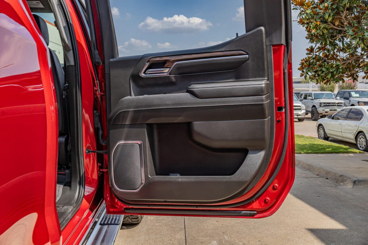2024 GMC Sierra 1500 SLT — photo 37 of 39