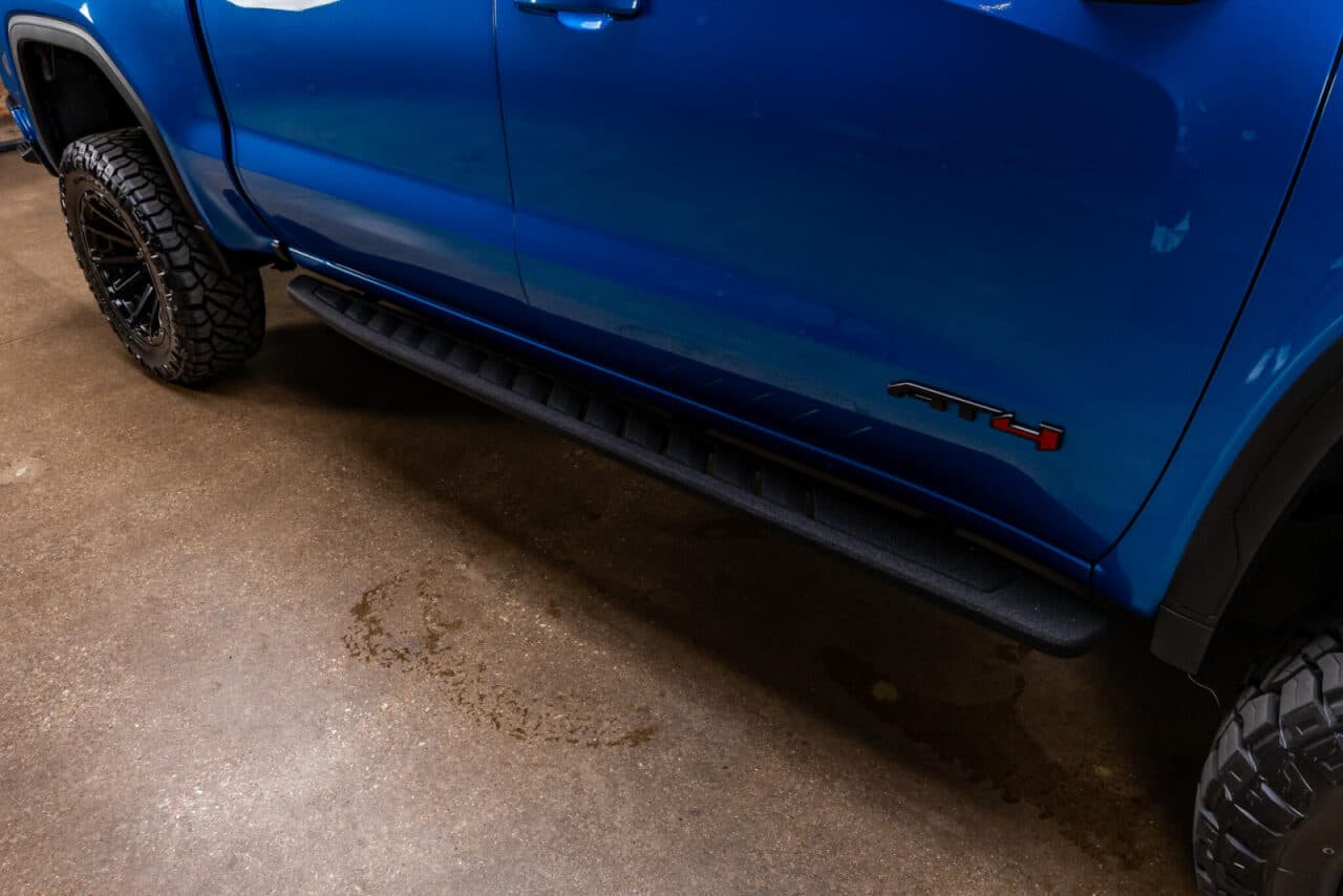 2023 GMC Sierra 1500 AT4 — photo 11 of 38