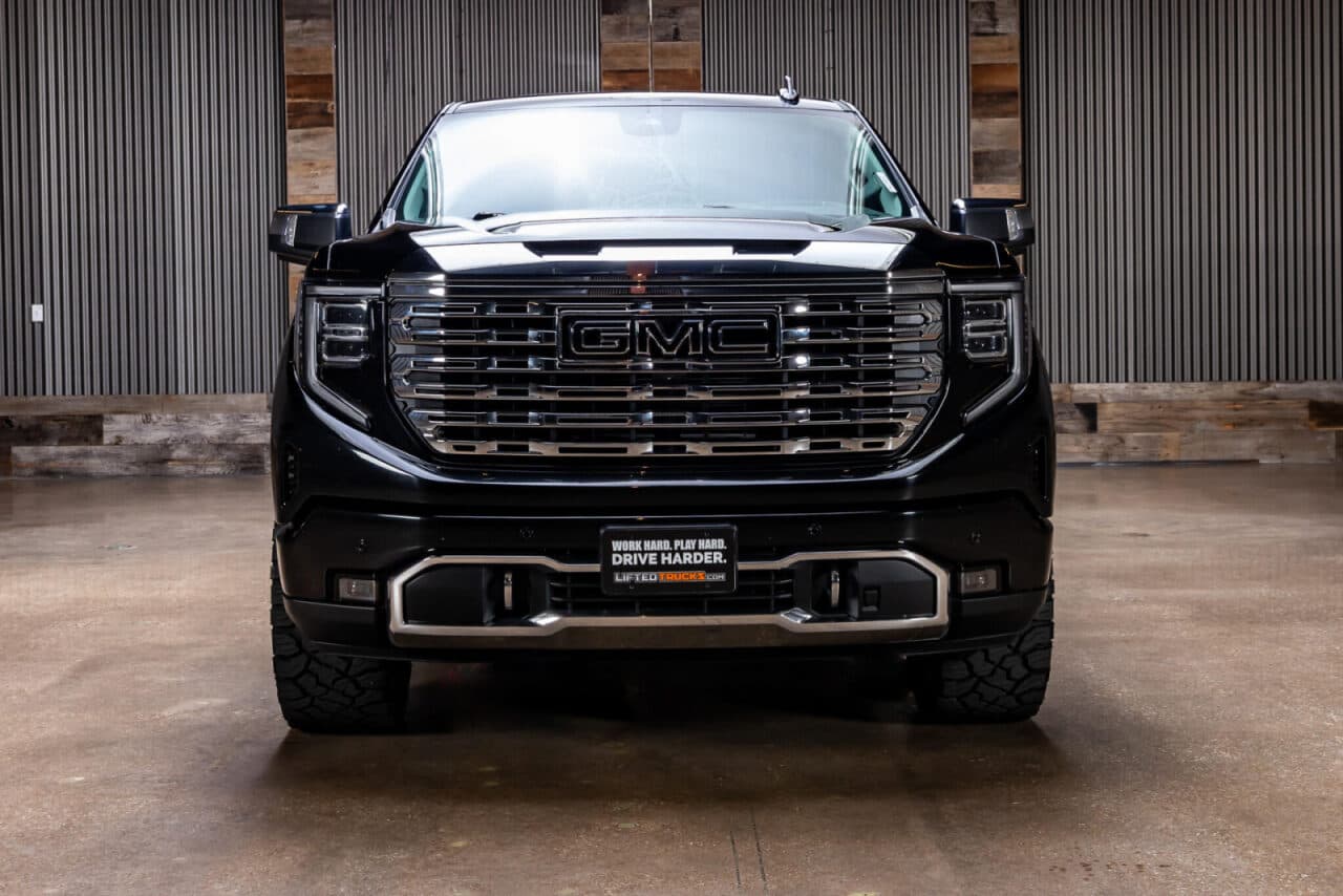 2025 GMC Sierra 1500 Denali — photo 2 of 39