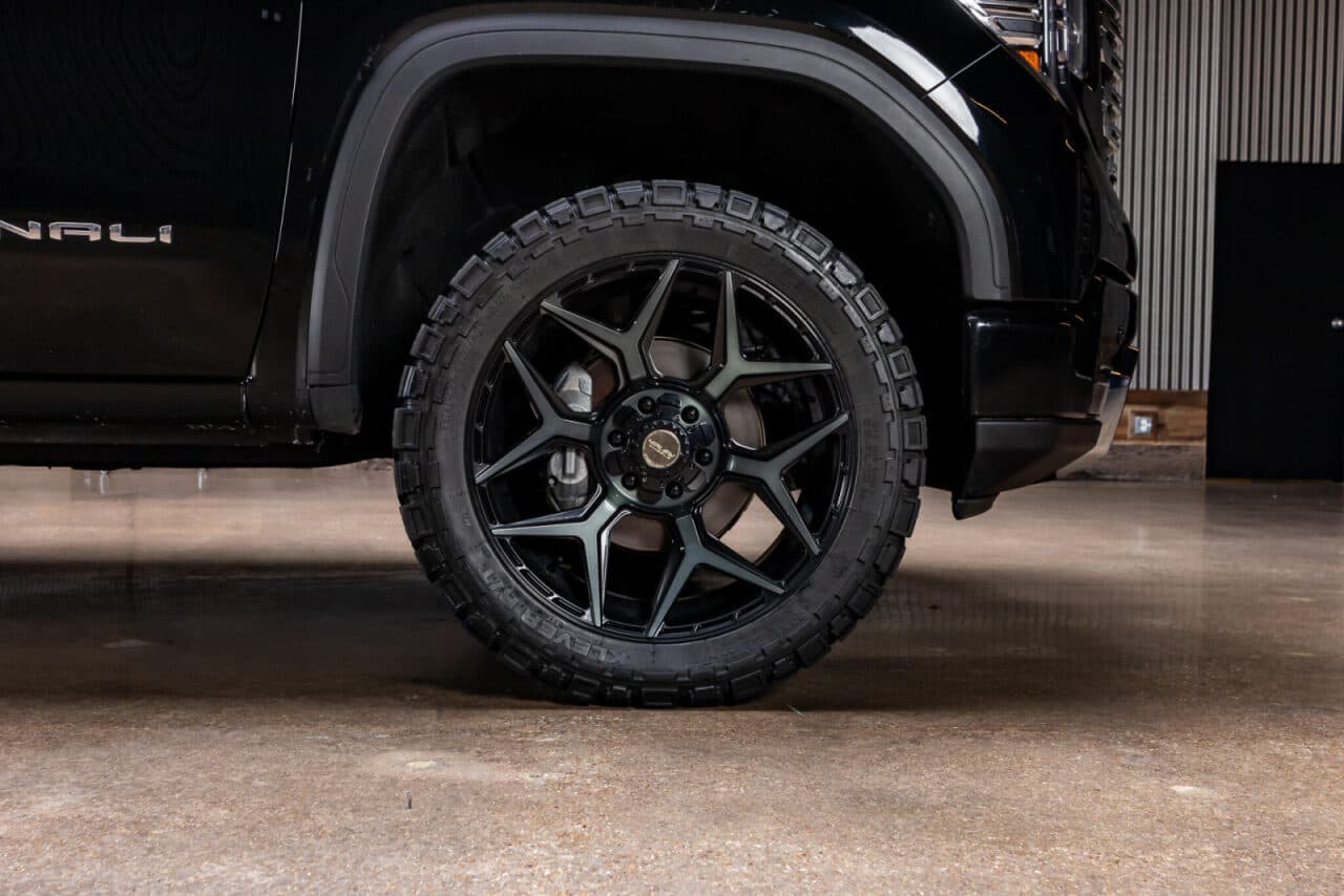2025 GMC Sierra 1500 Denali — photo 10 of 39