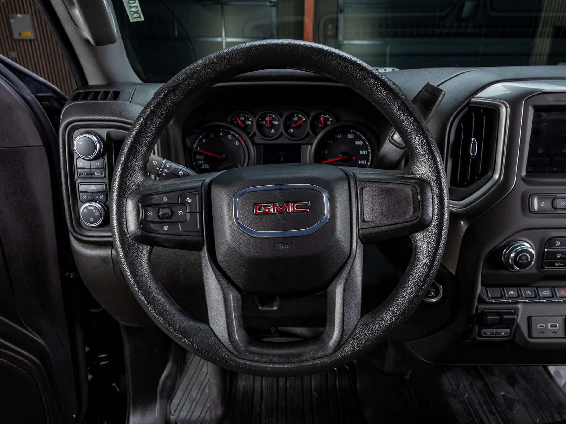 2025 GMC Sierra 1500 Pro — photo 15 of 37
