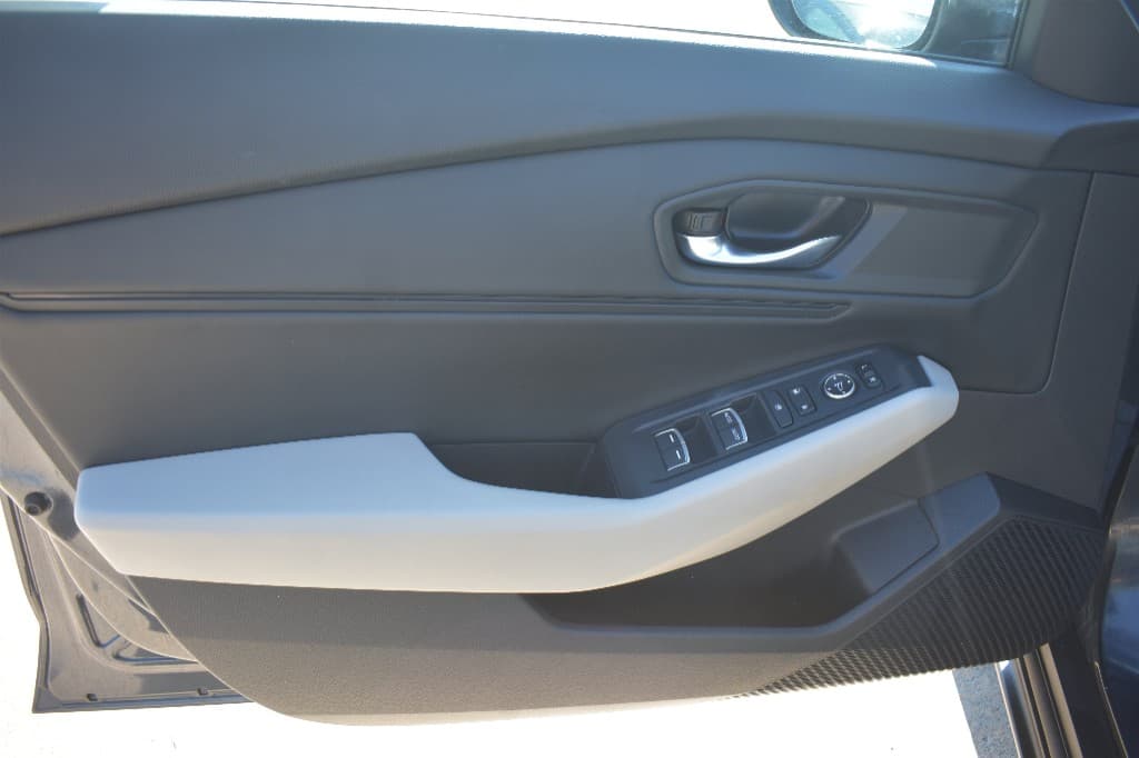 2023 Honda Accord EX FWD — photo 9 of 23