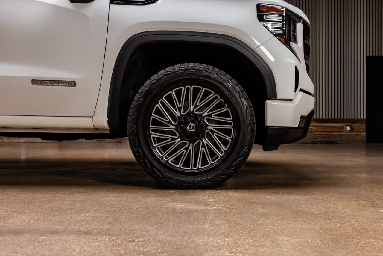 2024 GMC Sierra 1500 Elevation — photo 10 of 35