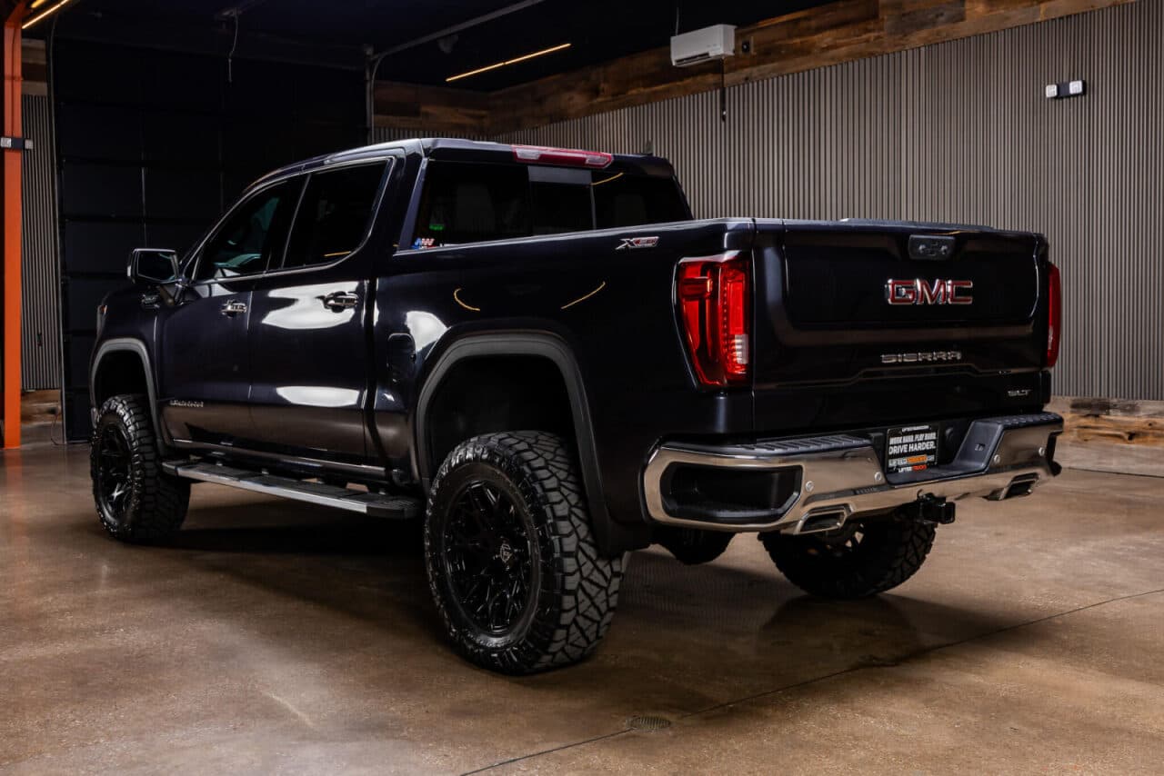 2024 GMC Sierra 1500 SLT — photo 5 of 35