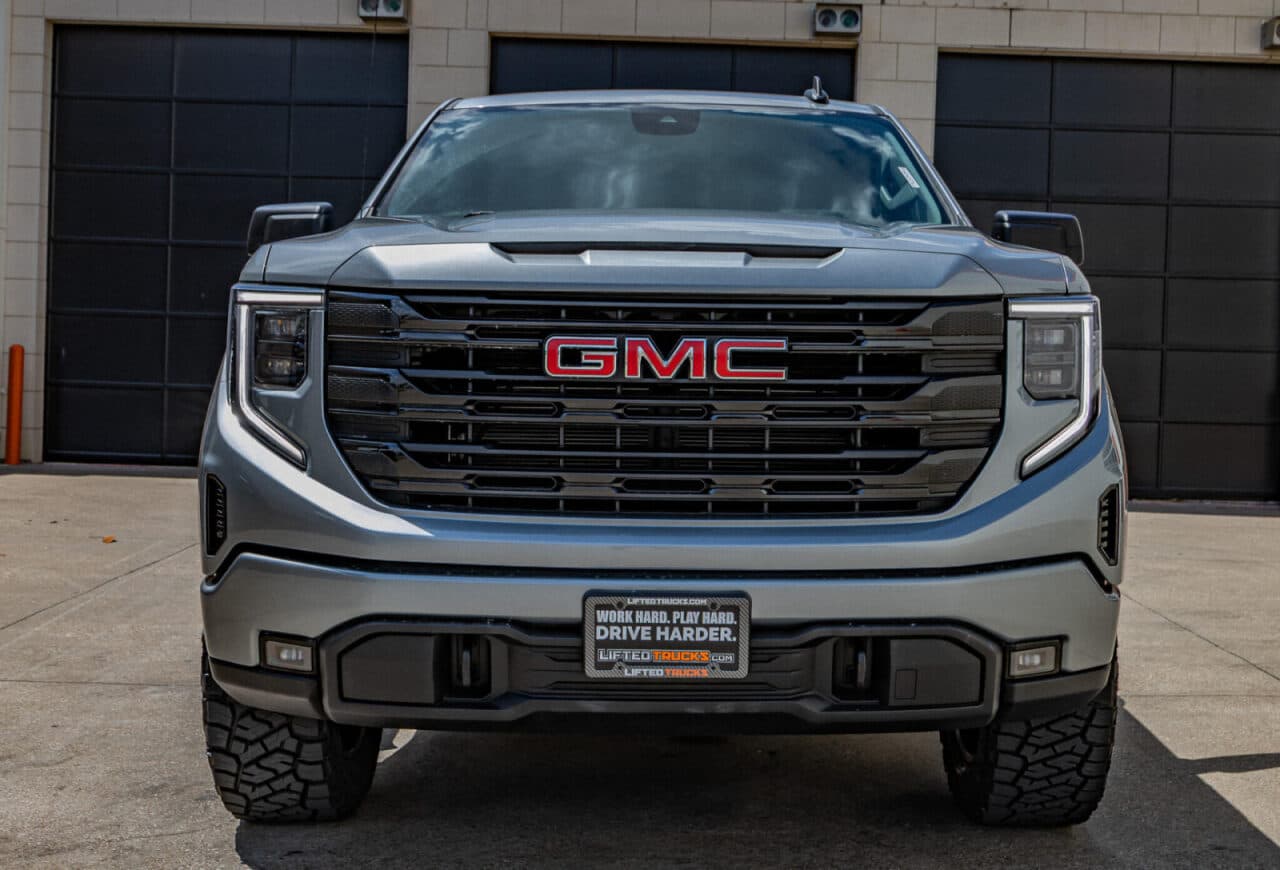 2024 GMC Sierra 1500 Elevation — photo 2 of 38