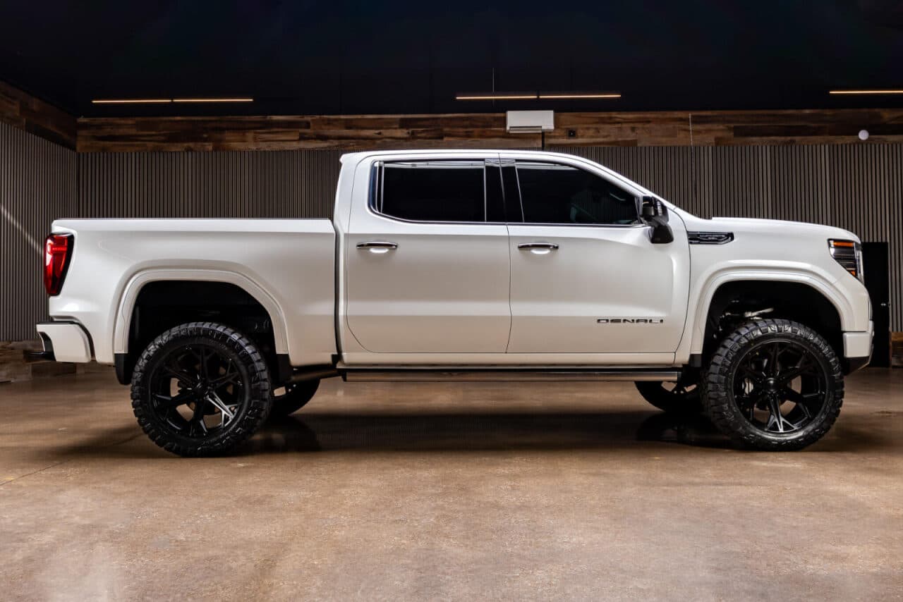 2024 GMC Sierra 1500 Denali Ultimate — photo 9 of 40