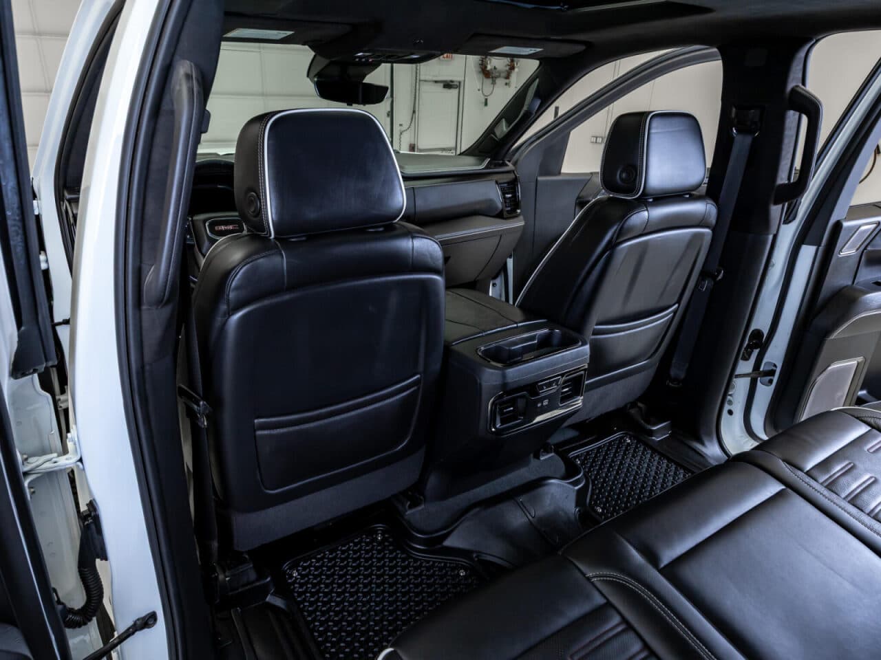 2023 GMC Sierra 1500 AT4X — photo 30 of 37