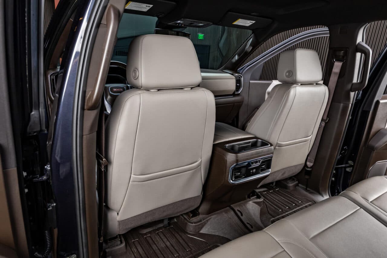2024 GMC Sierra 1500 SLT — photo 28 of 35