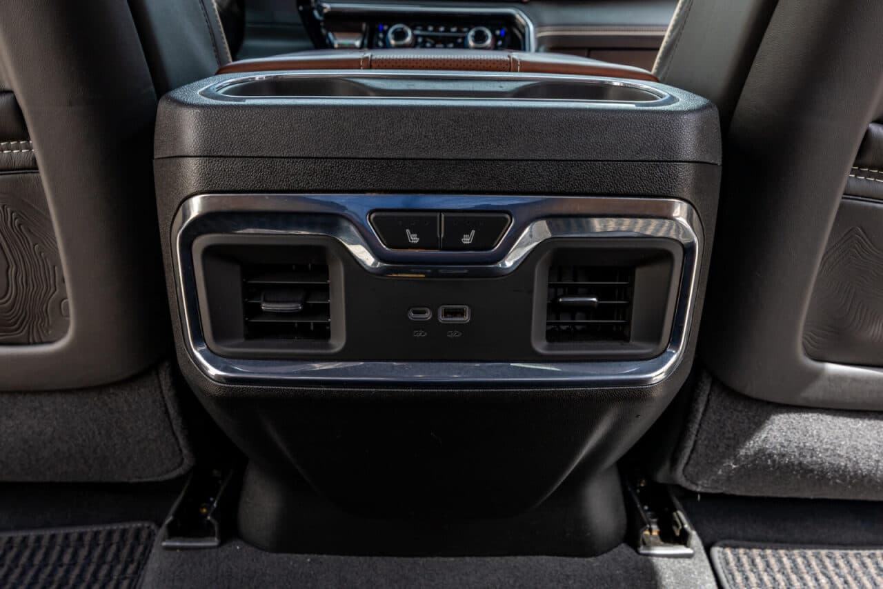 2025 GMC Sierra 1500 Denali Ultimate — photo 32 of 40